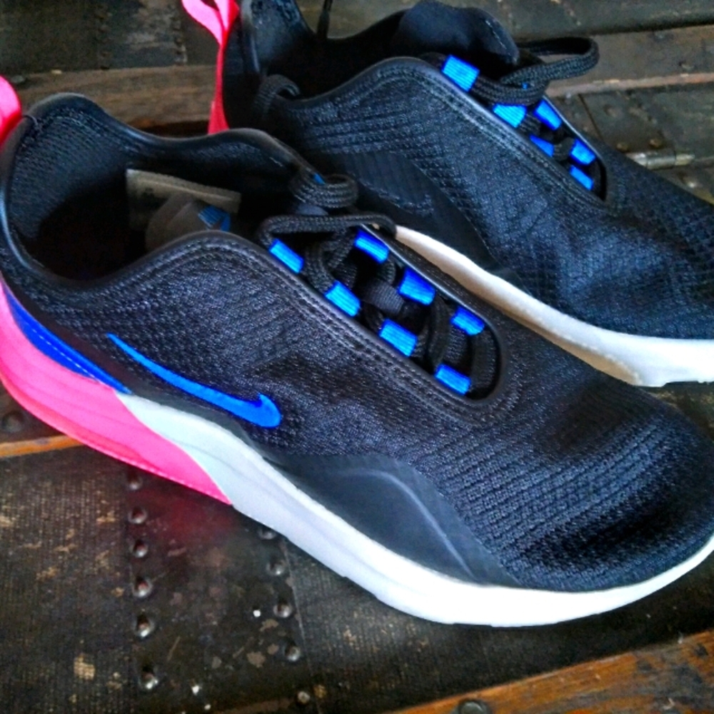 Nike Air Sneakers NWOT